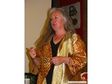 Mary Kerr discussing vintage quilts and 